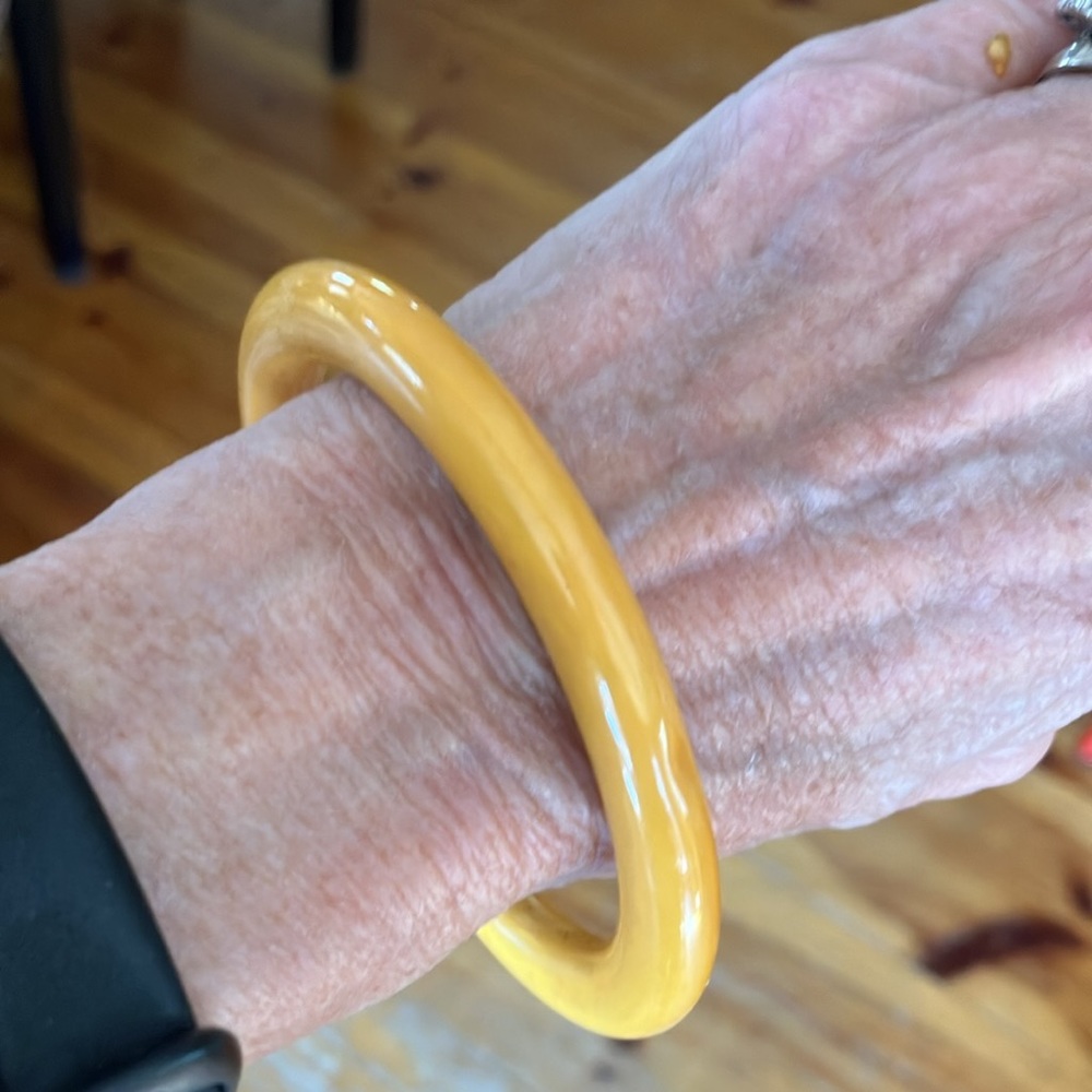 VINTAGE Bakelite Bangle Bracelet Butterscotch